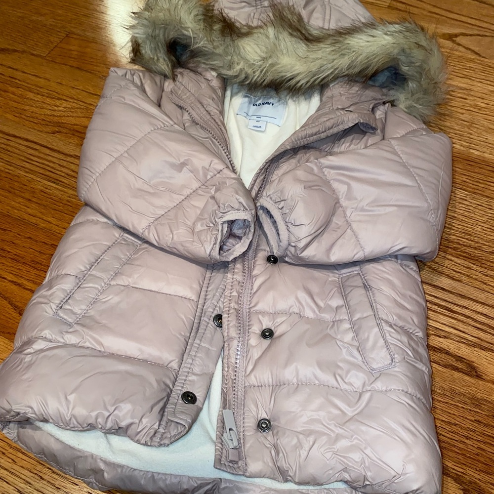 Girls Old Navy winter coat size 4T